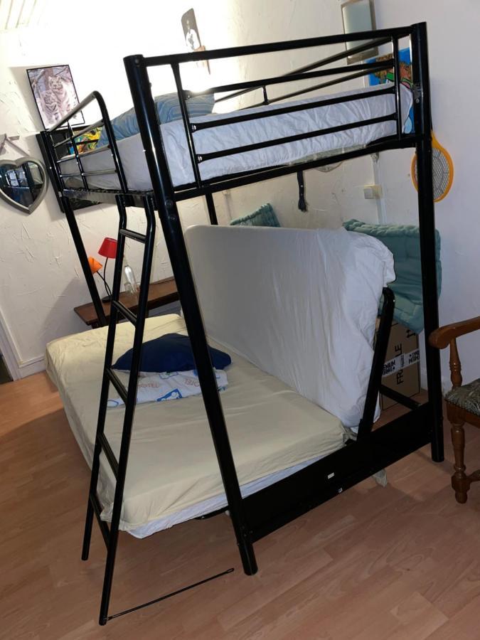 Les Toiles Filantes Hostel Empurany Kültér fotó